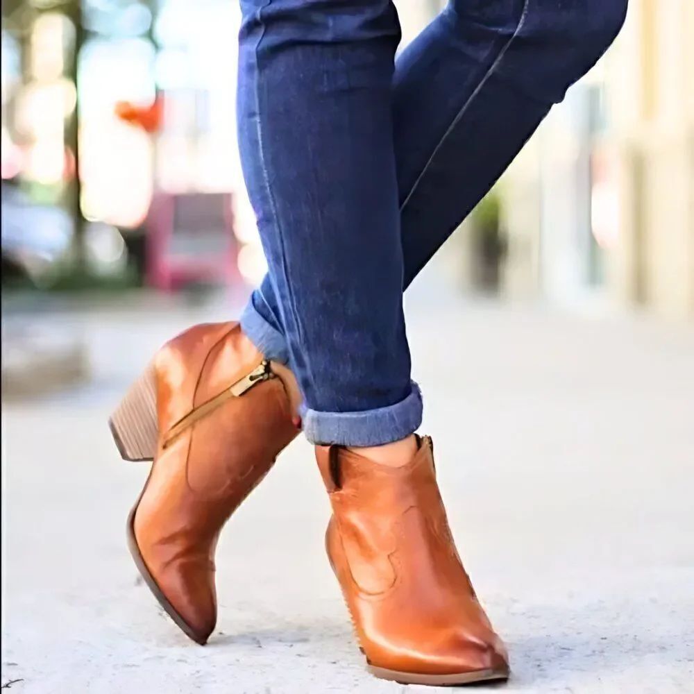 EUC Frye Womens Jennifer Cognac Leather Pointed Toe Zip Up Cute Ankle Bootie